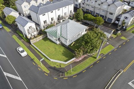 Photo of property in 2 Keeling Road, Henderson, Auckland, 0612