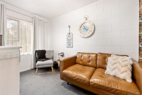 Photo of property in 68a Colwill Road, Massey, Auckland, 0614