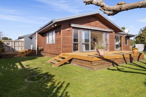 Photo of property in 38 Maesbury Close, Papamoa Beach, Papamoa, 3118