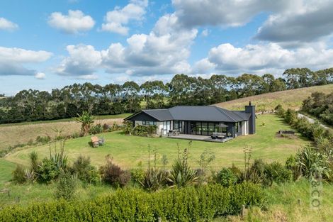 Photo of property in 225b Amreins Road, Taupaki, 0782