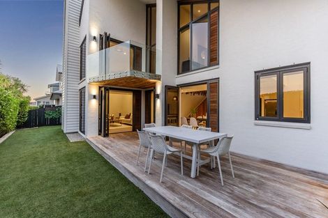 Photo of property in 11 Tuatini Place, Long Bay, Auckland, 0630