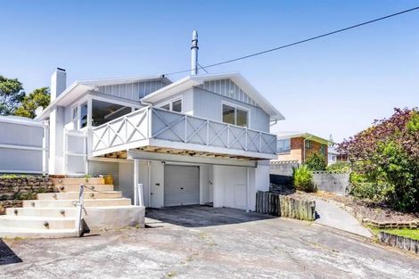 Photo of property in 37 Awanui Street, Merrilands, New Plymouth, 4312