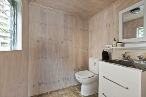 Photo of property in 8a Hungerford Road, Lyall Bay, Wellington, 6022