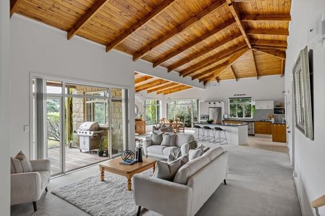 Photo of property in 9 Lakeside Drive, Orewa, 0931