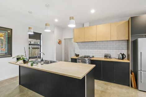 Photo of property in 43a Heretaunga Street, Petone, Lower Hutt, 5012