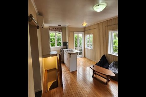 Photo of property in 9 Rangitoto Terrace, Milford, Auckland, 0620