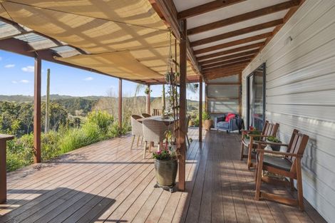 Photo of property in 82 Pinchgut Road, Kaukapakapa, 0873
