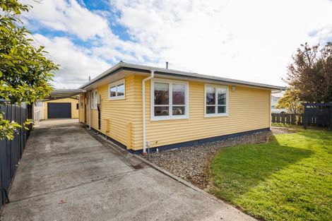 Photo of property in 2 Oban Place, Awapuni, Palmerston North, 4412