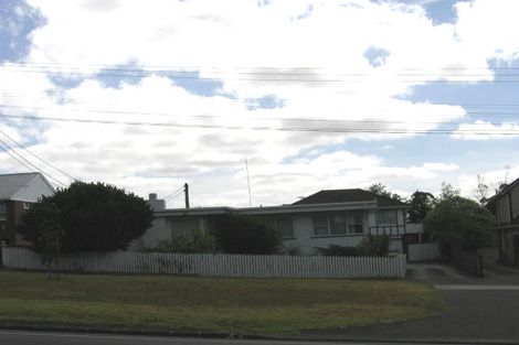 Photo of property in 2/260 East Coast Road, Forrest Hill, Auckland, 0620