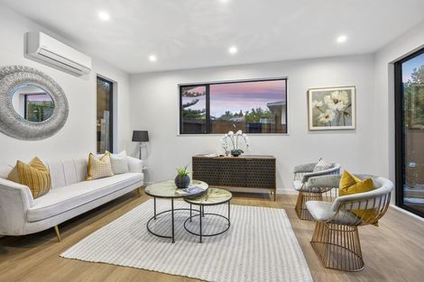 Photo of property in 3c Margaret Place, Milford, Auckland, 0620