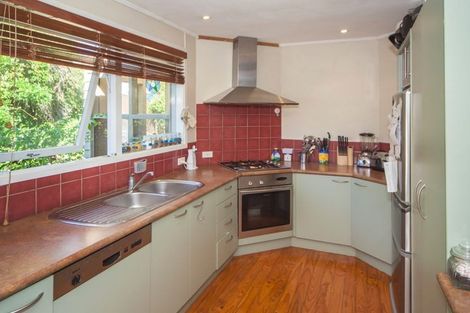 Photo of property in 41 Taipari Road, Te Atatu Peninsula, Auckland, 0610