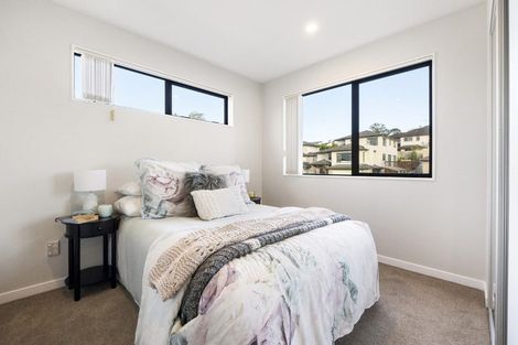 Photo of property in 16 Oak View Terrace, Schnapper Rock, Auckland, 0632