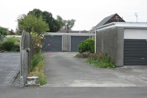 Photo of property in 2/17 Waimairi Road, Upper Riccarton, Christchurch, 8041