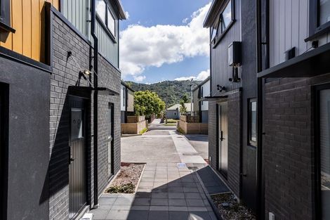 Photo of property in 4/8 Victoria Street, Ebdentown, Upper Hutt, 5018