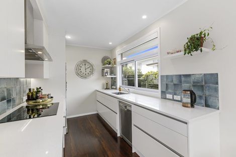 Photo of property in 2/57 Hautana Street, Woburn, Lower Hutt, 5010