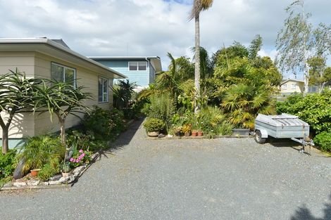 Photo of property in 30 Westview Grove, Miramar, Wellington, 6022