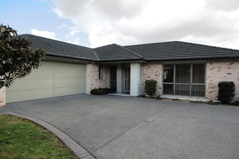 Photo of property in 11 Kaitune Drive, Flat Bush, Auckland, 2016