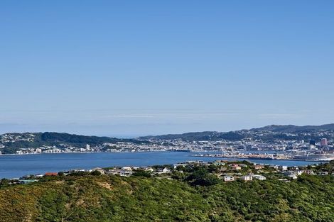 Photo of property in 24 Grumman Lane, Newlands, Wellington, 6037