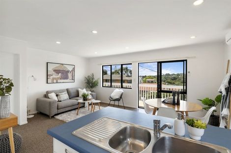Photo of property in 1/59 Verran Road, Birkenhead, Auckland, 0626