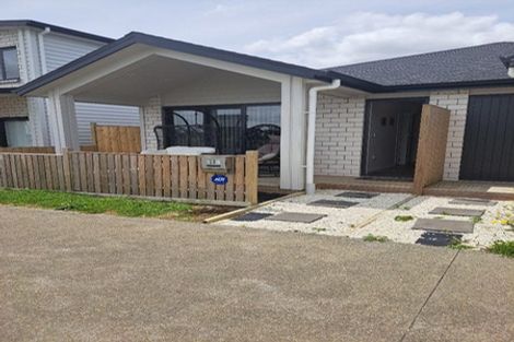 Photo of property in 20 Rorotu Avenue, Karaka, 2113