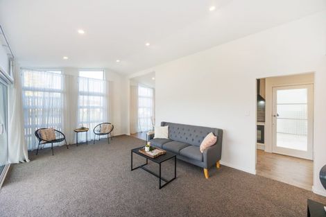 Photo of property in 9 Pinedale Parade, Milson, Palmerston North, 4414