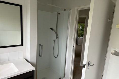 Photo of property in 14 Raymond Terrace, Northcote, Auckland, 0627