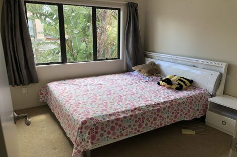 Photo of property in 11 Siena Place, Te Atatu Peninsula, Auckland, 0610