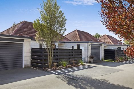 Photo of property in 4/4 Broadbent Street, Riccarton, Christchurch, 8041
