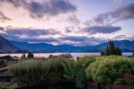 Photo of property in 3 Briar Bank Drive, Wanaka, 9305