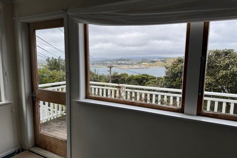 Photo of property in 47 Hungerford Road, Lyall Bay, Wellington, 6022
