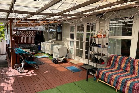 Photo of property in 9 Malcolm Place, Mangere East, Auckland, 2024