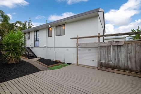 Photo of property in 34a Riserra Drive, Ranui, Auckland, 0612