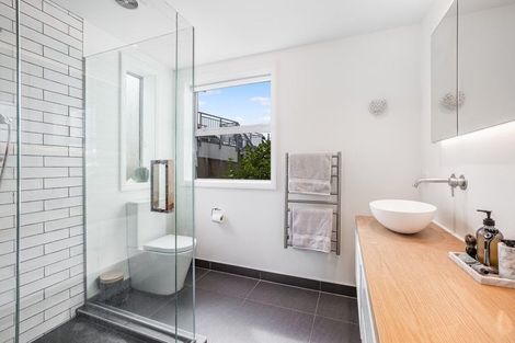 Photo of property in 185 Breaker Bay Road, Breaker Bay, Wellington, 6022