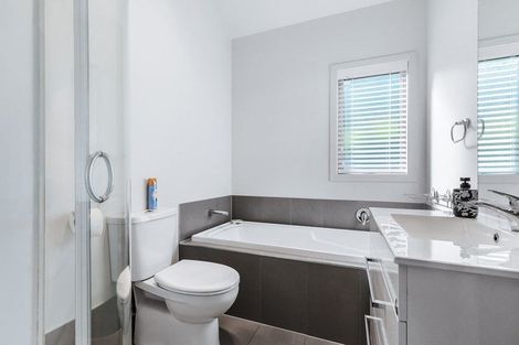 Photo of property in 15 Parata Street, Two Mile Bay, Taupo, 3330