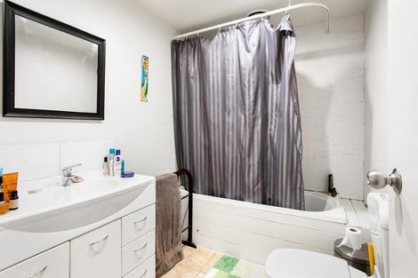 Photo of property in 8a Captain Scott Road, Glen Eden, Auckland, 0602
