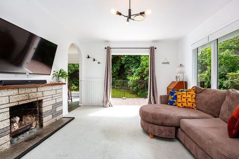 Photo of property in 48 Homewood Crescent, Karori, Wellington, 6012