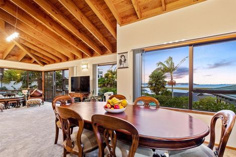 Photo of property in 181 Luckens Road, West Harbour, Auckland, 0618