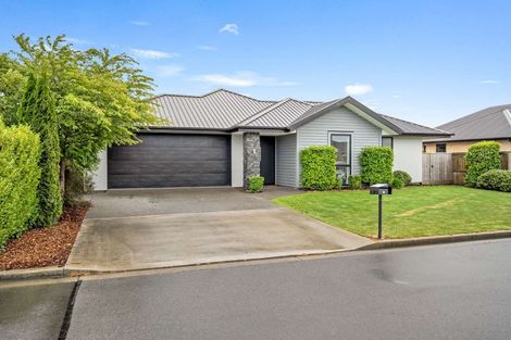 Photo of property in 51 Watkins Drive, Rangiora, 7400