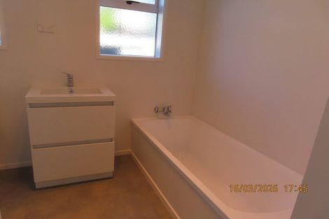Photo of property in 23 Blacklock Avenue, Henderson, Auckland, 0612