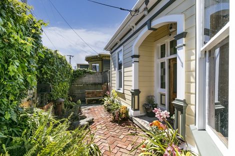 Photo of property in 115 Tasman Street, Mount Cook, Wellington, 6021