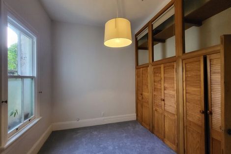 Photo of property in 130 Tasman Street, Mount Cook, Wellington, 6021