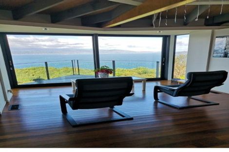 Photo of property in 16 Dungarvan Road, Newlands, Wellington, 6037