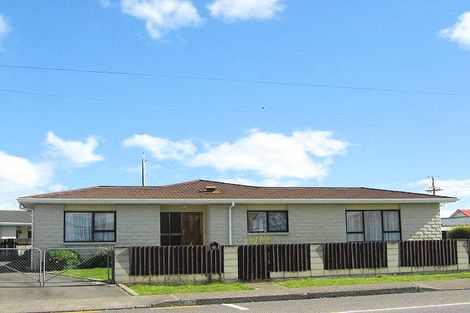 Photo of property in 2 Tavistock Road, Waipukurau, 4200