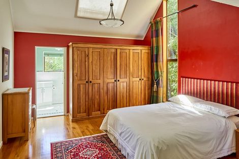 Photo of property in 126a Cheviot Road, Lowry Bay, Lower Hutt, 5013