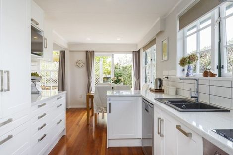 Photo of property in 10 Rhodes Drive, Kelvin Grove, Palmerston North, 4414