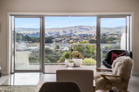 Photo of property in 10 Madeira Close, Whitby, Porirua, 5024