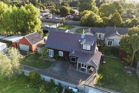 Photo of property in 32 Pioneer Highway, Awapuni, Palmerston North, 4412