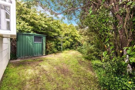 Photo of property in 19b Colchester Crescent, Newlands, Wellington, 6037