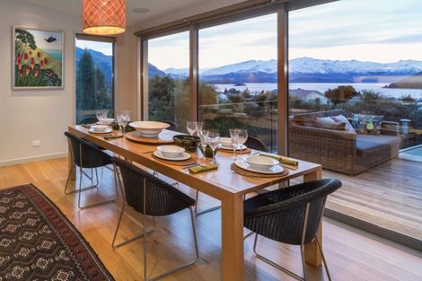 Photo of property in 28 Kennedy Crescent, Wanaka, 9305
