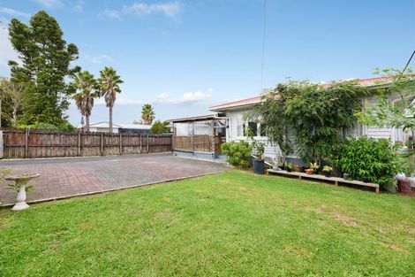 Photo of property in 7 Enderby Drive, Te Atatu Peninsula, Auckland, 0610